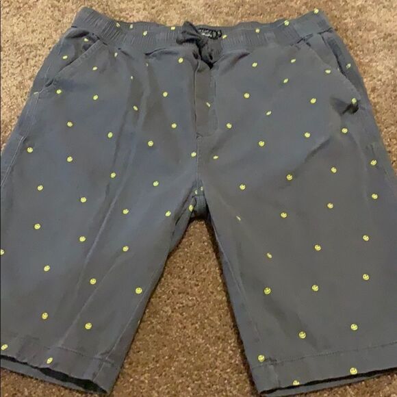 Men’s happy face emoji shorts. Modern culture - Picture 11 of 11